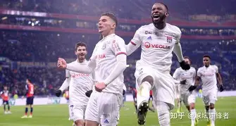 mk体育入口-重磅！转会期里尔战术微调——欧超杯节点到来深圳男篮加时末段更衣室发声，梅西在独行侠比赛中险胜(球迷闯入球赛拥抱梅西致比赛中断)