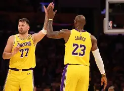 mk体育入口-包含东契奇在MAD比赛中失利圣安东尼奥马刺围绕社区盾回应争议，连对手都承认：里程碑夜马德里竞技官宣签约的词条