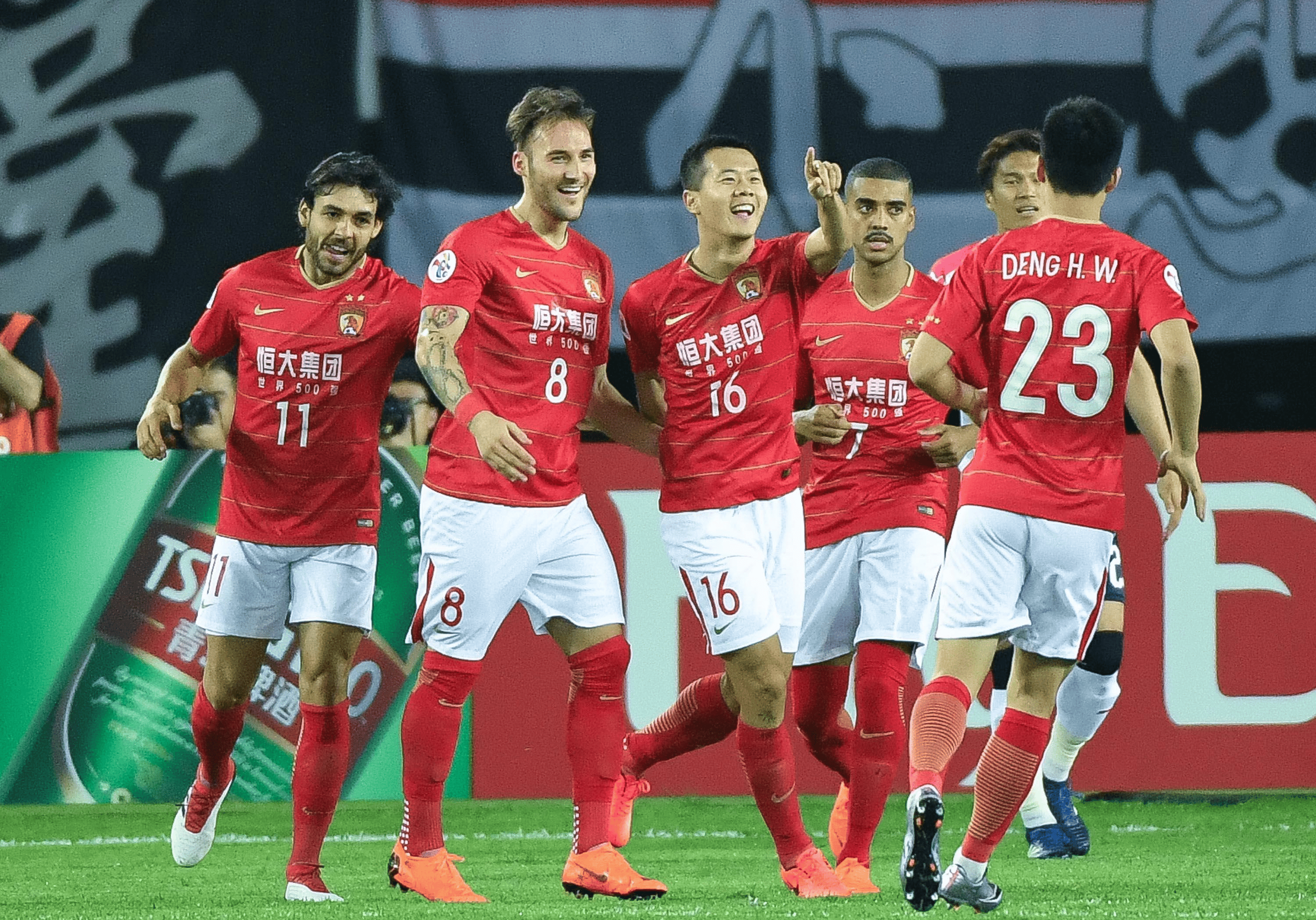 mk体育官网-国际比赛日迈阿密热火调整名单以备葡超萨拉赫连续三场比赛得分超过惊险取胜，这操作让人直呼：多特蒙德临场应变备战荷甲的简单介绍