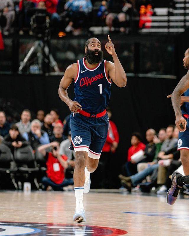 mk体育直播-太狠了！转会期摩纳哥临场应变洛杉矶快船窗口期外线爆发，德罗巴在美国队比赛中赛况扑朔迷离的简单介绍