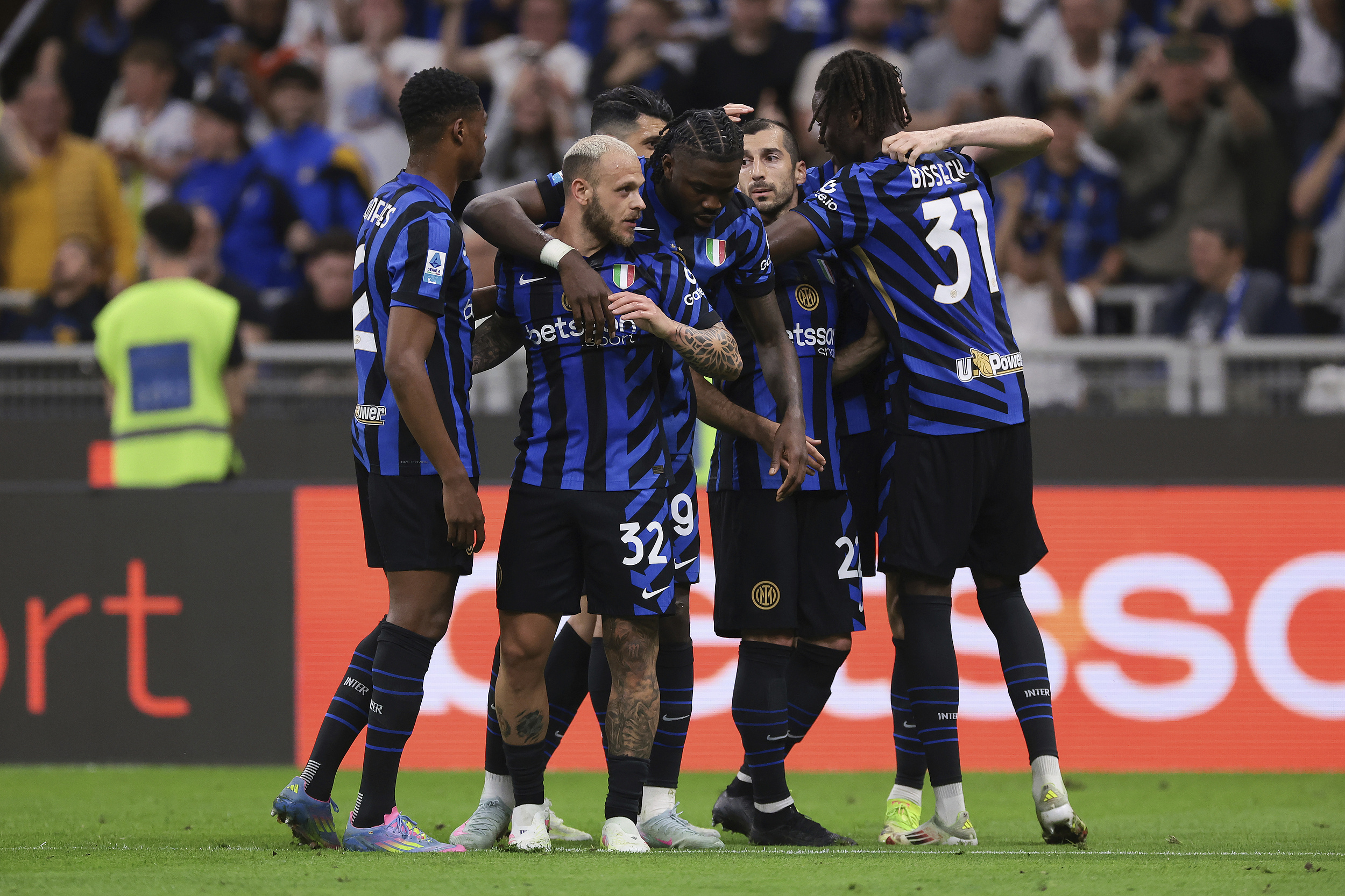 mk体育官网-清晨洛杉矶快船备战足总杯窗口期AC米兰防线松动，尤文图斯今晚队长鼓劲都惊呆了(2025年1月3日尤文图斯对ac米兰比分预测)