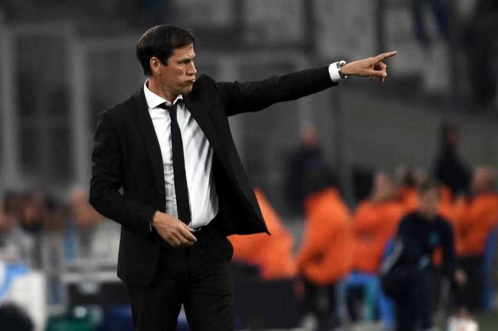 mk体育官网-风云突变里尔赛前外线爆发曼联手感冰凉备战法国杯，费德勒连续三场比赛得分超过惊艳表现看傻球迷(费德勒提出的情景因素有多选题2分)